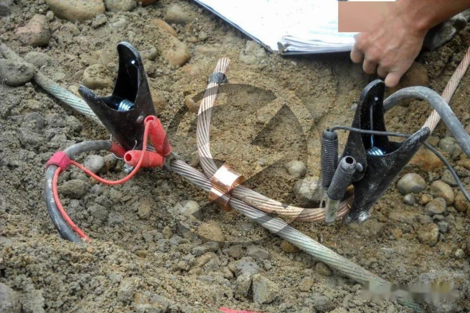 공장 설비 전기 이상 원인 점검 공사 시공 사진 4