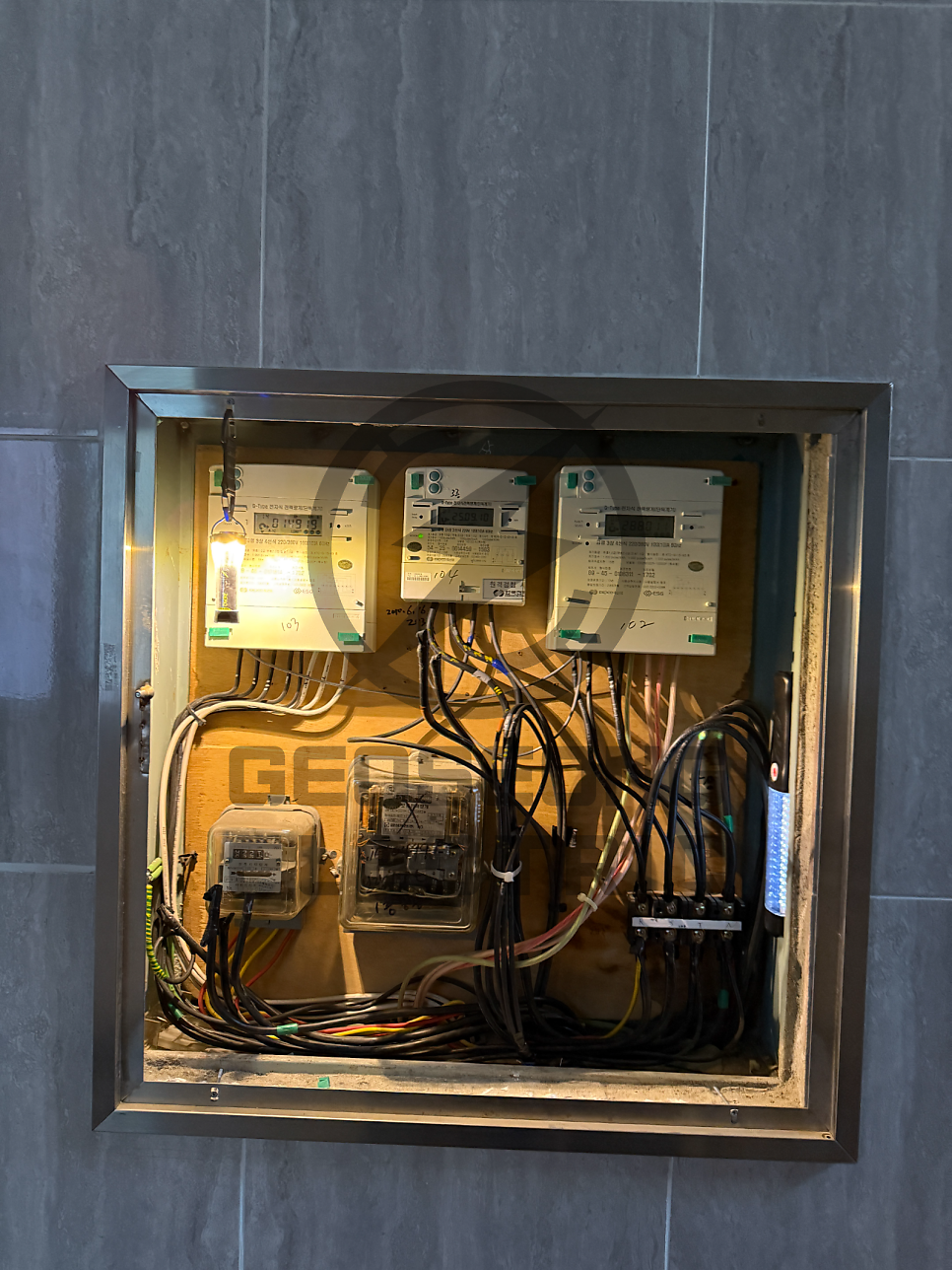 건물 인입선 및 계량기함 교체 공사 시공 사진 11