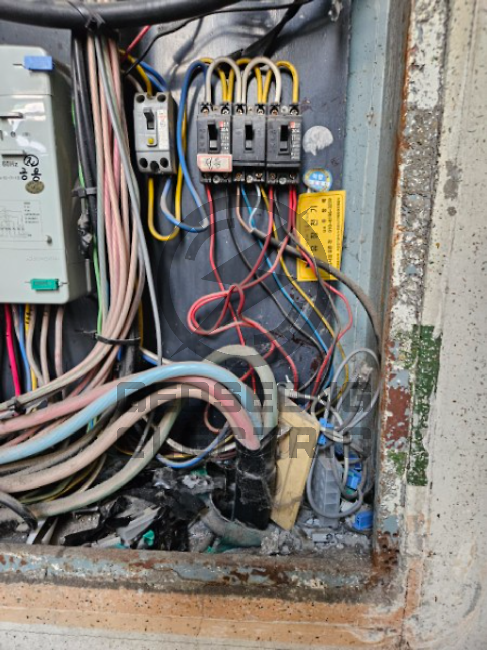 건물 인입선 및 계량기함 교체 공사 시공 사진 3