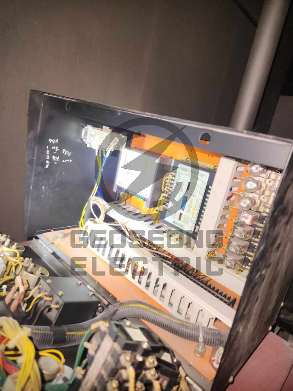 관공서·학교 발전기 유지보수 공사 시공 사진 13