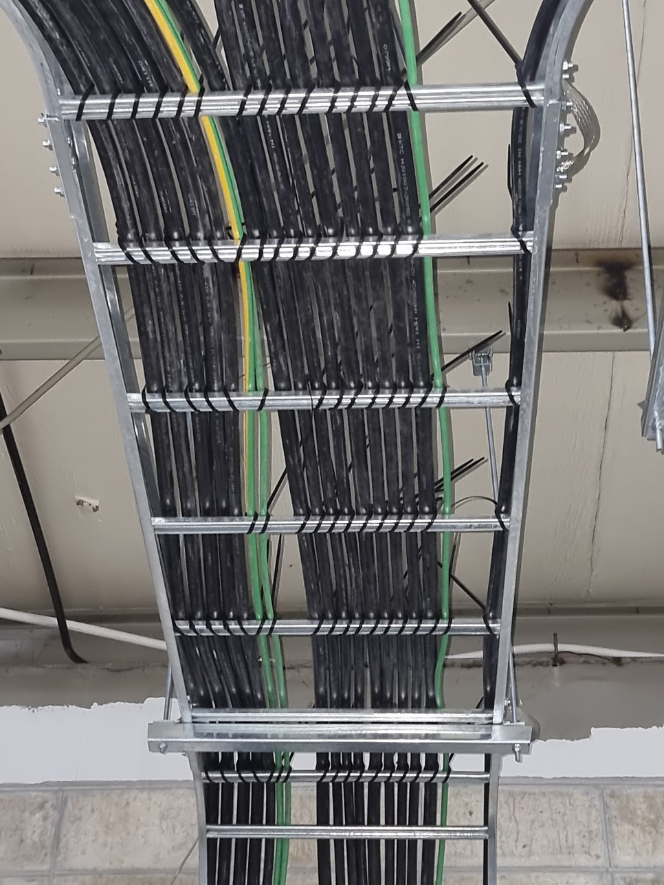 AI GPU 서버실 전기설비 구축 공사 시공 사진 9