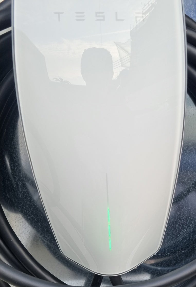 테슬라 월커넥터 전기차 충전기 A/S 공사 시공 사진 2