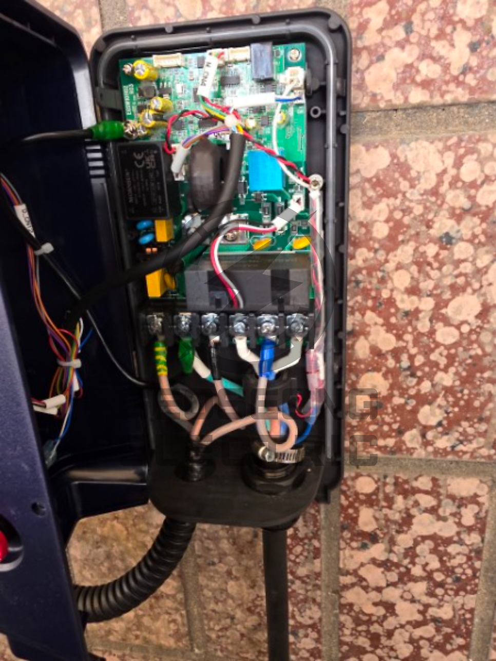 공장 전기차 충전기 설치 공사 시공 사진 3