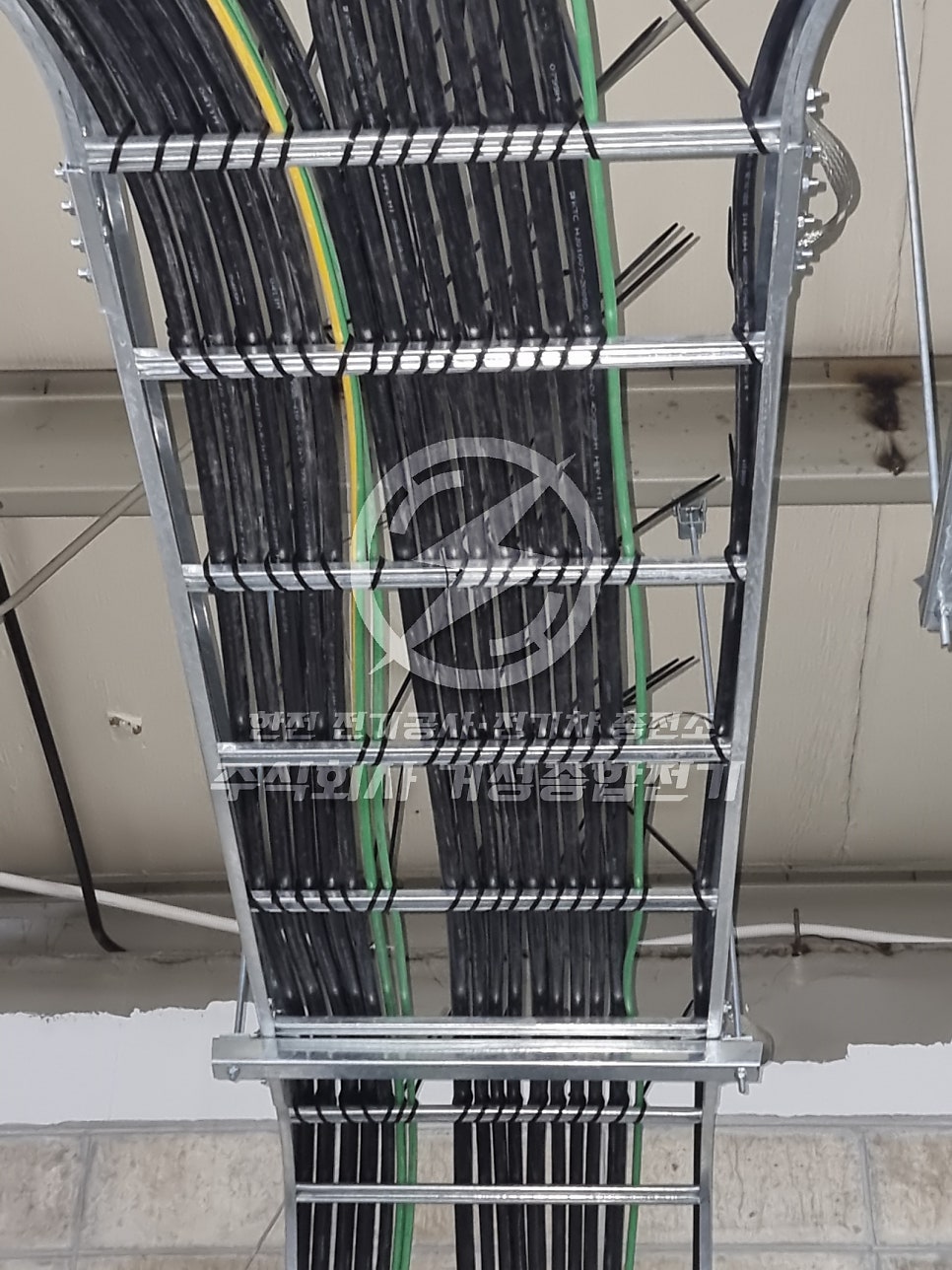 서버실 전산실 전기 설비 시공 공사 시공 사진 3