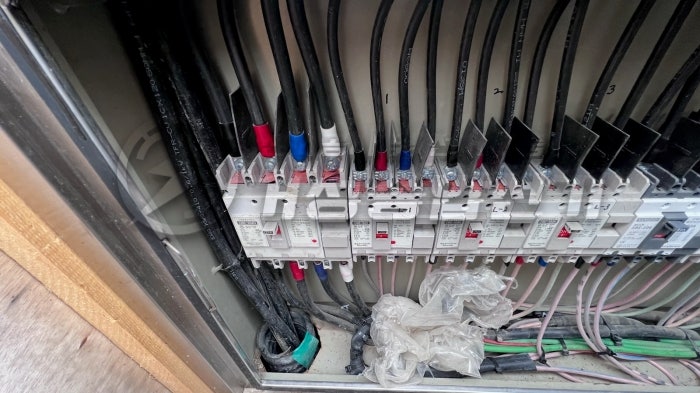 신사동 상가건물 전기 증설 및 인입선 교체 공사 시공 사진 12