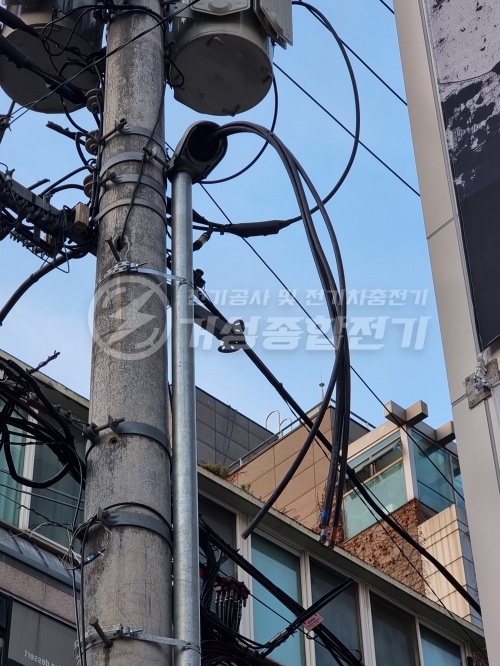 상가 건물 전기 인입선 교체 및 증설 공사 시공 사진 14