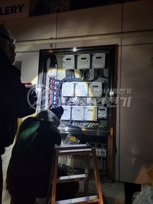 상가 건물 전기 인입선 교체 및 증설 공사 시공 사진 7