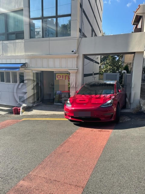 부산 상가건물 테슬라 월커넥터 7kW 설치 공사 시공 사진 9