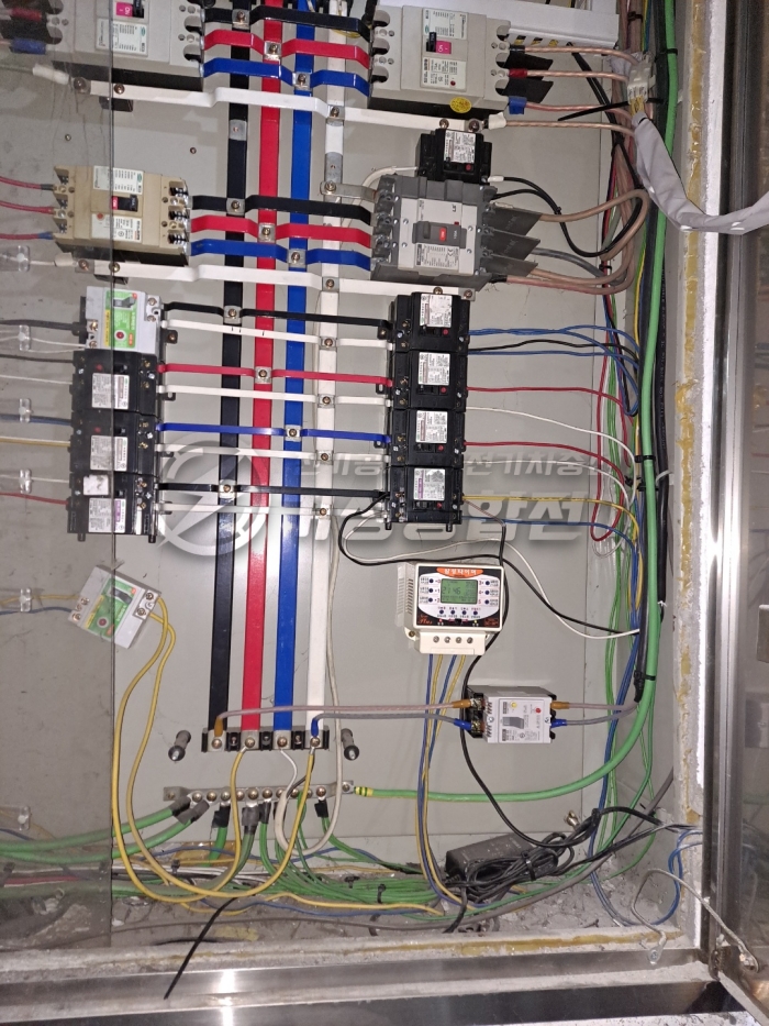 김해 공장 테슬라 월커넥터 11kW 설치 공사 시공 사진 4