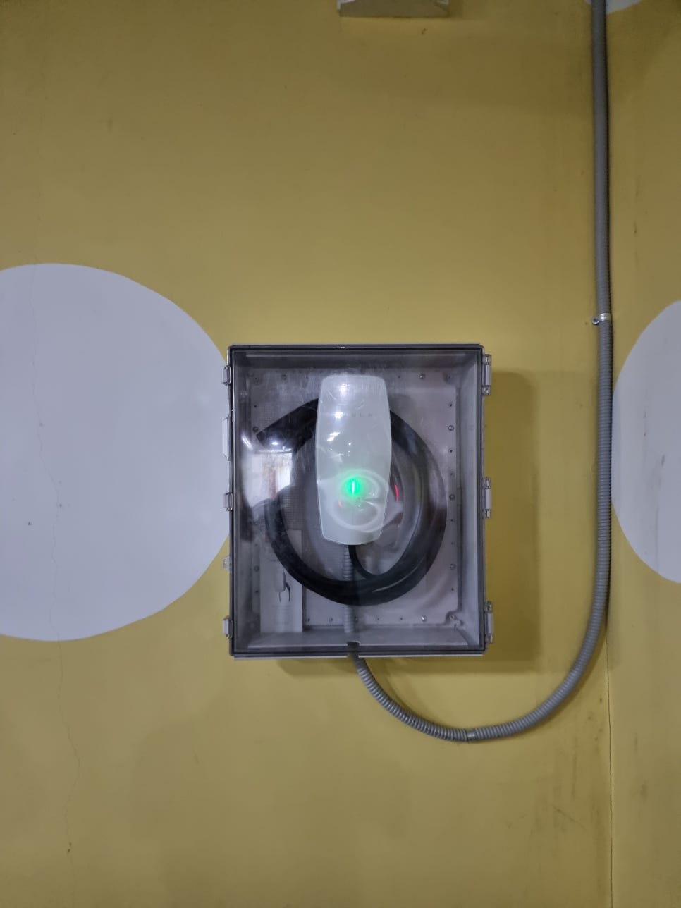 수원 상가 지하주차장 테슬라 월커넥터 설치 공사 시공 사진 10