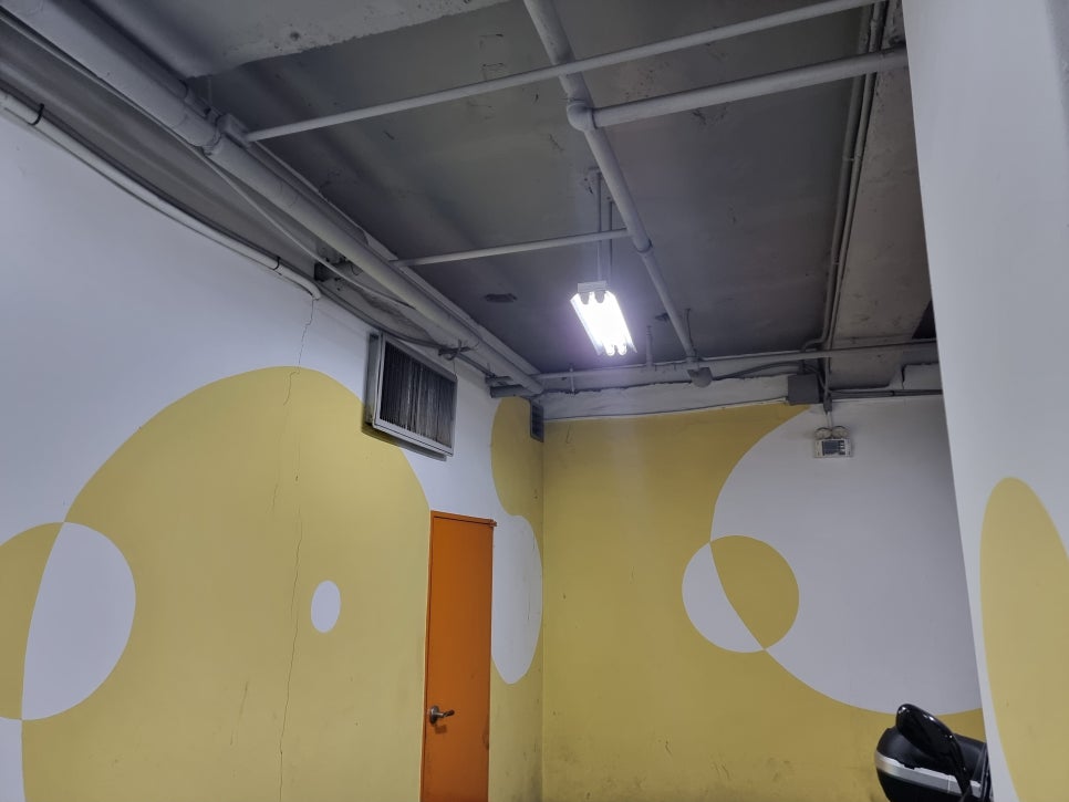 수원 상가 지하주차장 테슬라 월커넥터 설치 공사 시공 사진 6