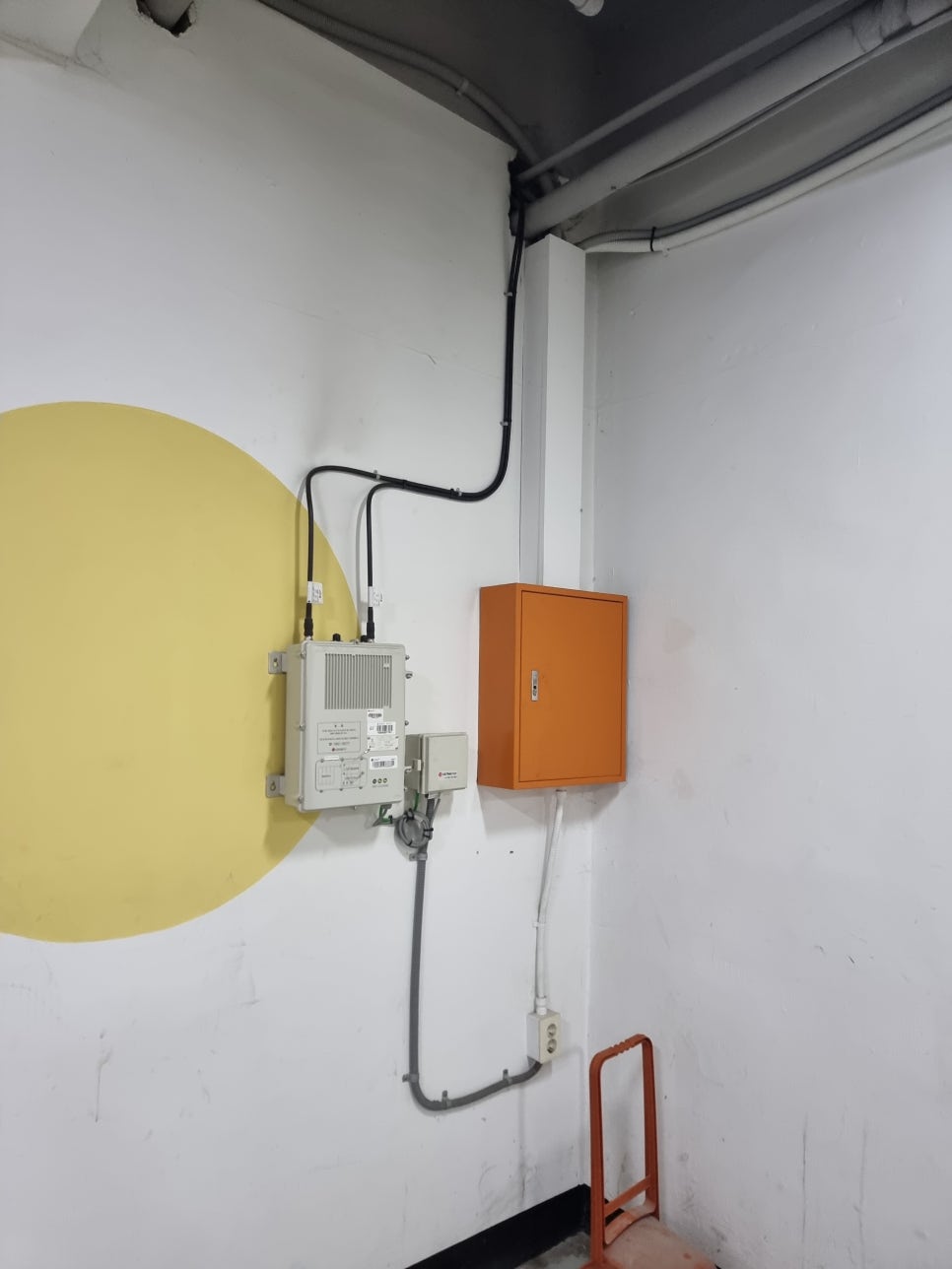 수원 상가 지하주차장 테슬라 월커넥터 설치 공사 시공 사진 8