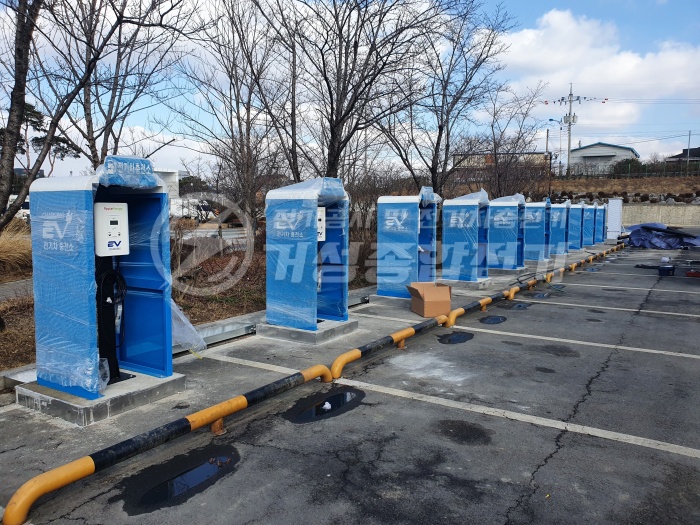 영업용 전기차 완속 EV충전기 설치 공사 시공 사진 3