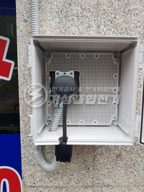 테슬라 NEMA 콘센트 충전기 설치 공사 시공 사진 18