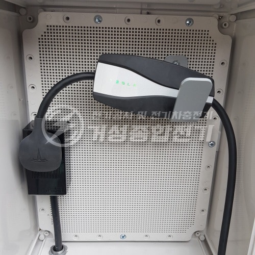 테슬라 NEMA 콘센트 충전기 설치 공사 시공 사진 6