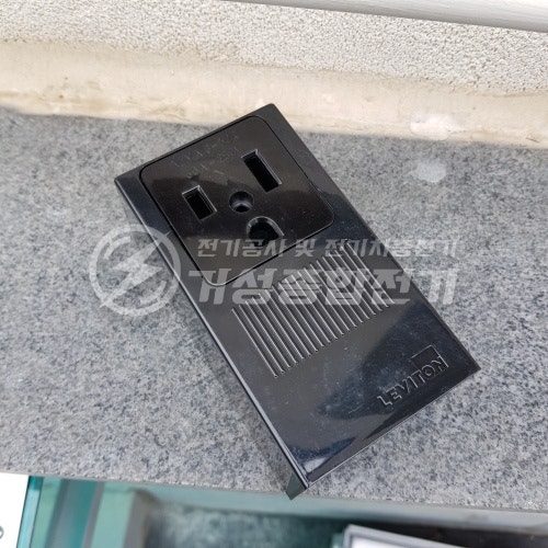 테슬라 NEMA 콘센트 충전기 설치 공사 시공 사진 9