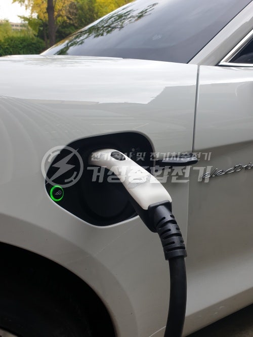 영업장 포르쉐 타이칸 완속 EV충전기 설치 공사 시공 사진 14