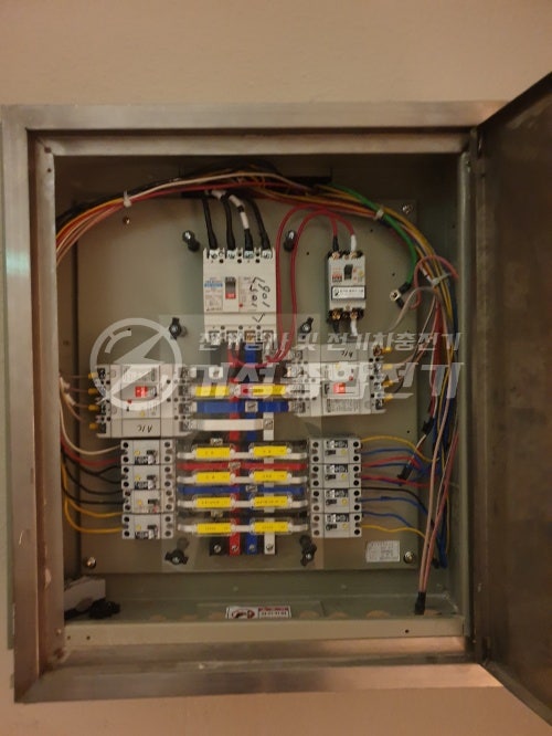 영업장 포르쉐 타이칸 완속 EV충전기 설치 공사 시공 사진 7