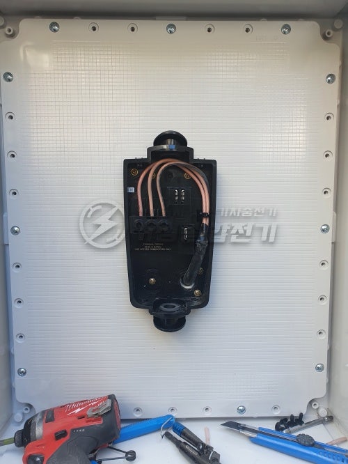 용산 단독주택 테슬라 월커넥터 설치 공사 시공 사진 9