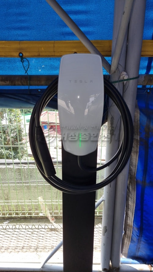이태원동 테슬라 월커넥터 스탠드 설치 공사 시공 사진 15