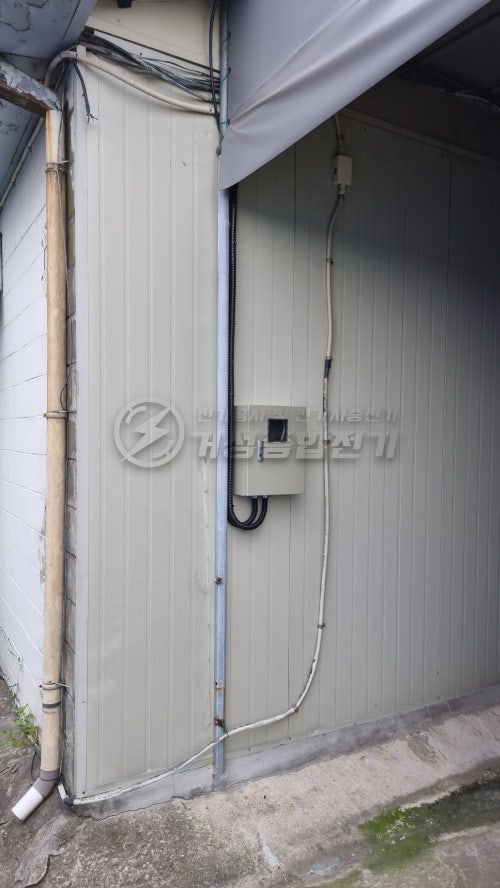 이태원동 테슬라 월커넥터 스탠드 설치 공사 시공 사진 8