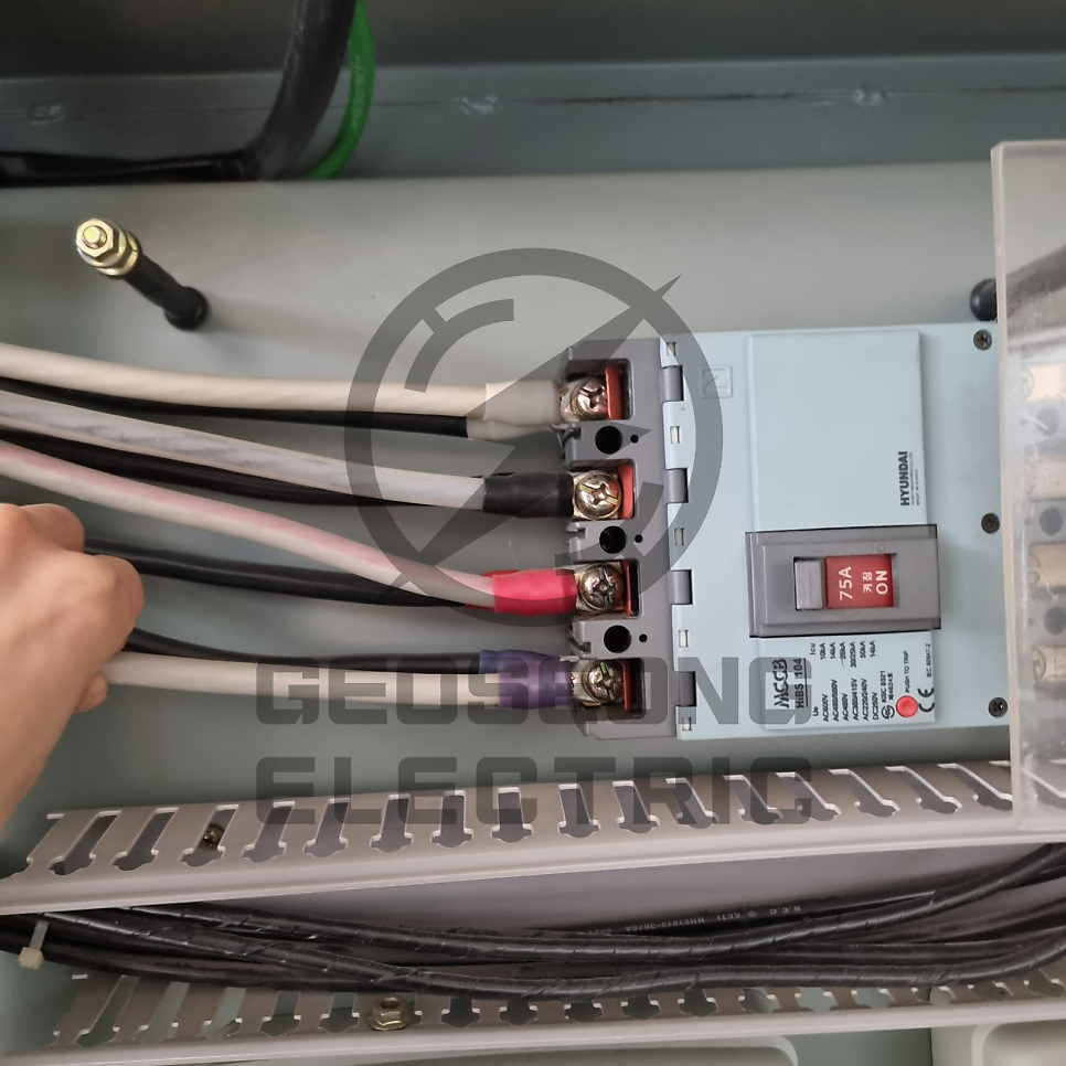 건물 차단기 교체 시공 공사 시공 사진 8