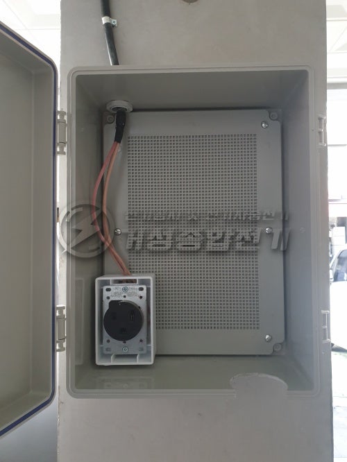 경기도 군포시 상가 테슬라 네마 충전기 설치 공사 시공 사진 8