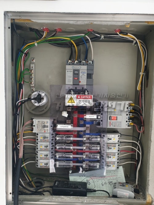 청라동 상가 테슬라 월커넥터 설치 공사 시공 사진 5