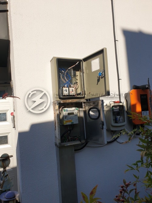 용인 타운하우스 테슬라 월커넥터 설치 공사 시공 사진 3