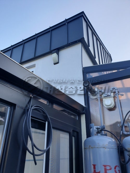 용인 타운하우스 테슬라 월커넥터 설치 공사 시공 사진 6