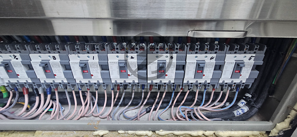 케이블 트레이 하이텍 트레이 인테리어 전기 공사 시공 사진 5