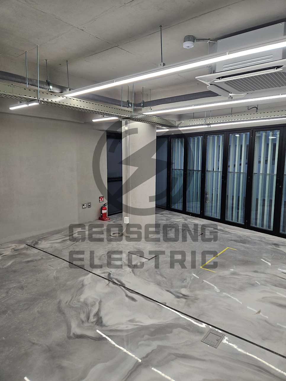 케이블 트레이 하이텍 트레이 인테리어 전기 공사 시공 사진 9