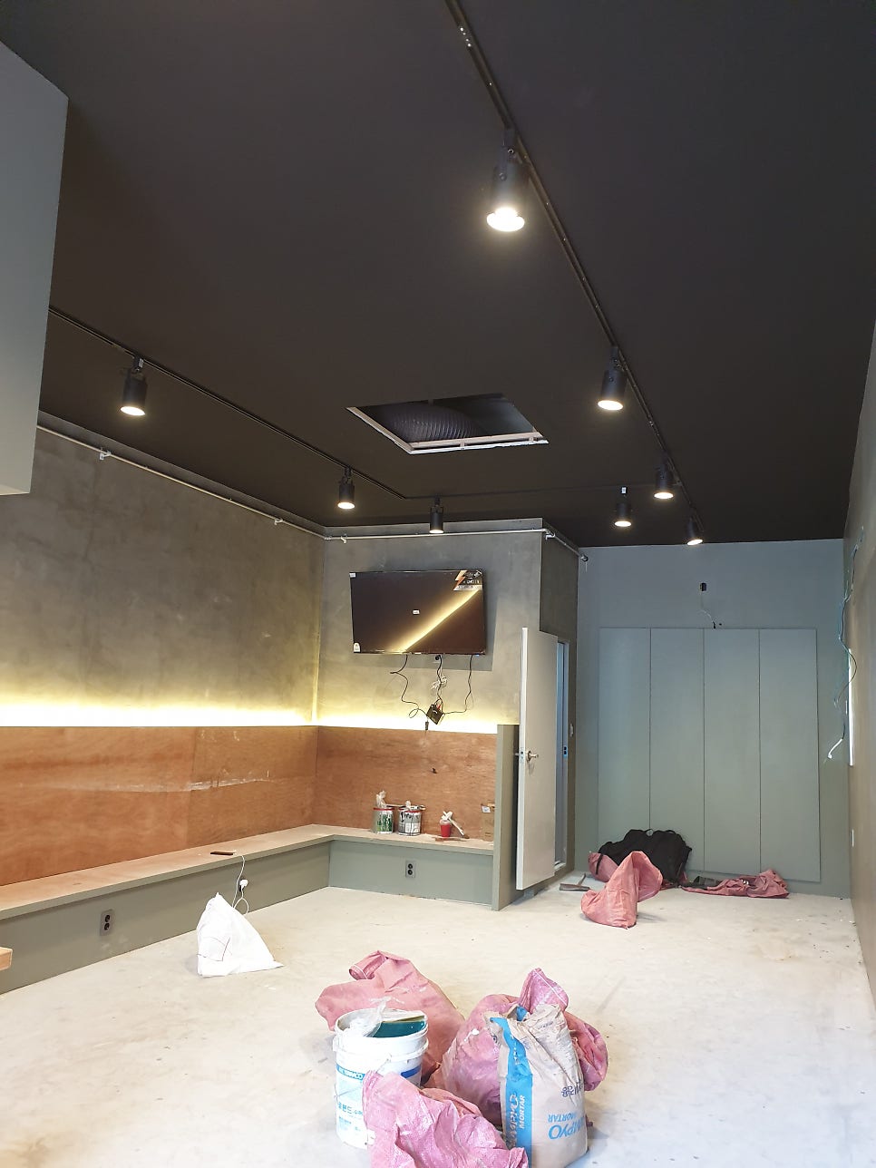 제천 수내닭꼬치 인테리어 전기 증설 공사 시공 사진 4