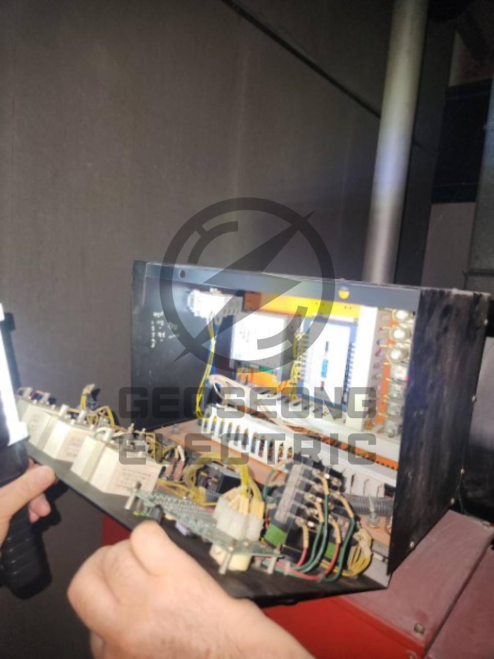 비상발전기 배터리 EOVR 설치 공사 시공 사진 10