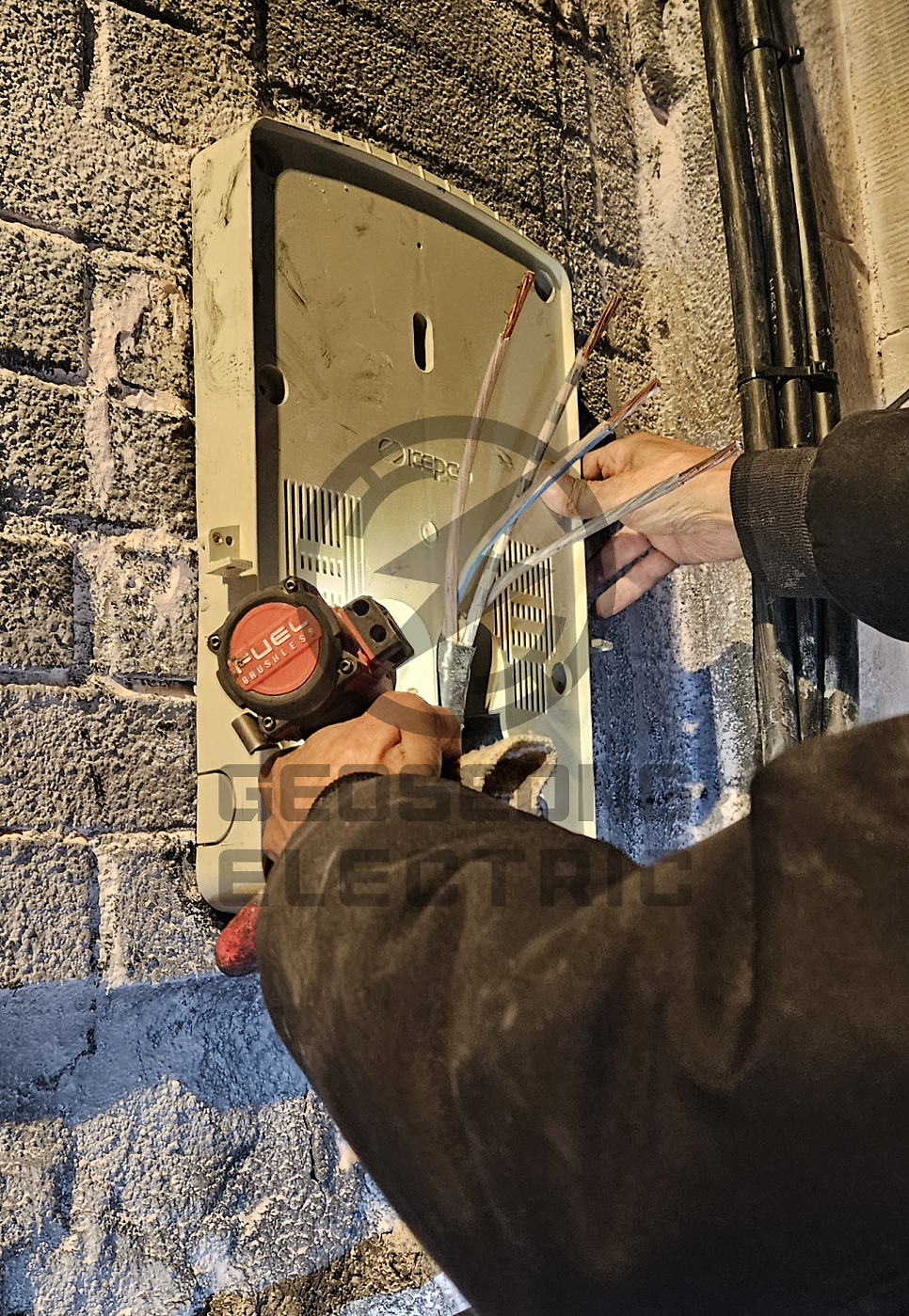 건물 전기 계량기 인입선 화재 복구 공사 시공 사진 16