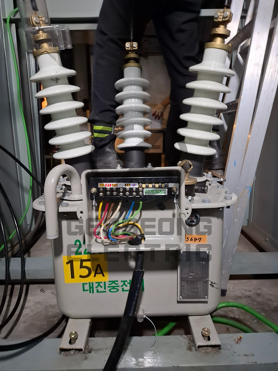 국방부 기숙사 MOF 계기용 변성기 교체 공사 시공 사진 12