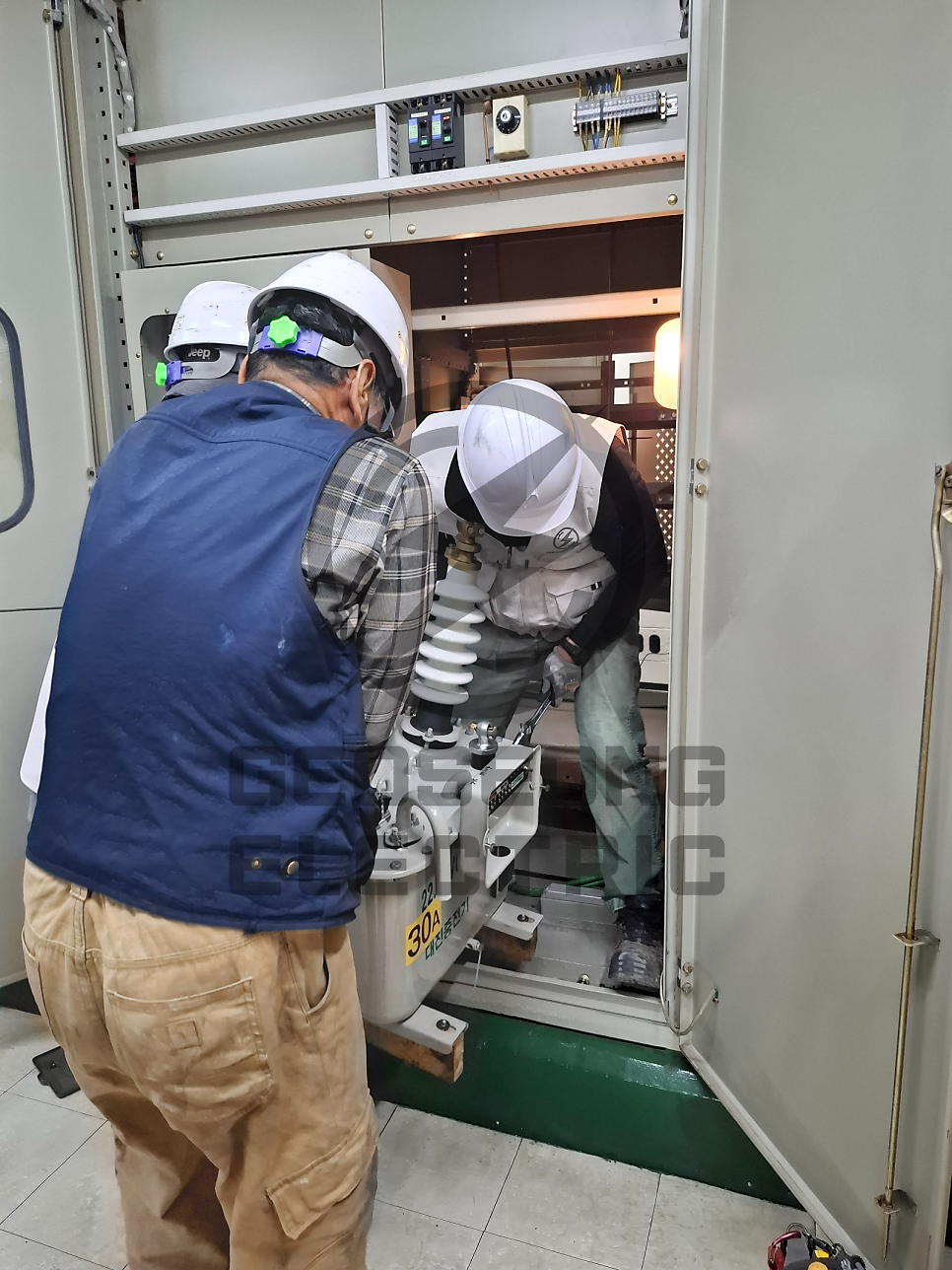 국방부 기숙사 MOF 계기용 변성기 교체 공사 시공 사진 16