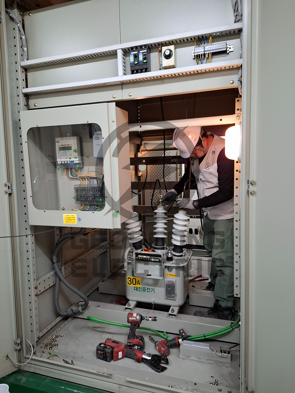 국방부 기숙사 MOF 계기용 변성기 교체 공사 시공 사진 17
