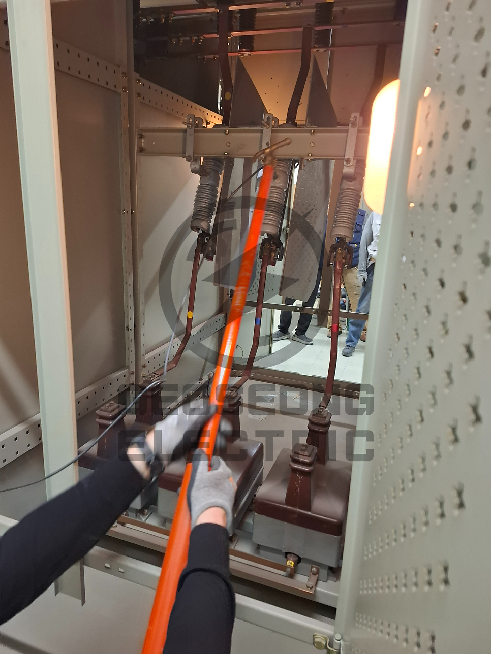 국방부 기숙사 MOF 계기용 변성기 교체 공사 시공 사진 7