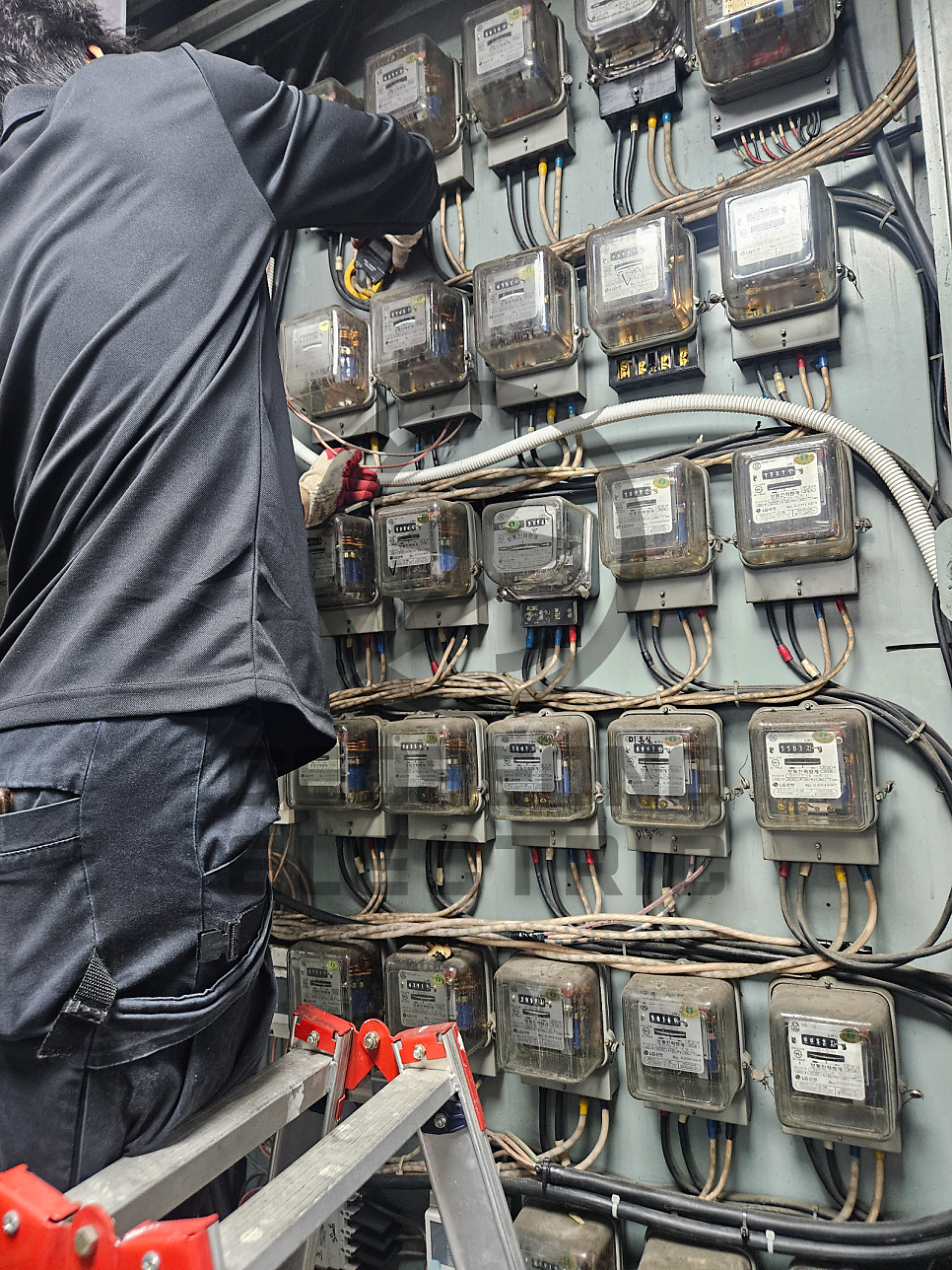 대형 상가 누전 탐사 및 절연저항 측정 공사 시공 사진 13