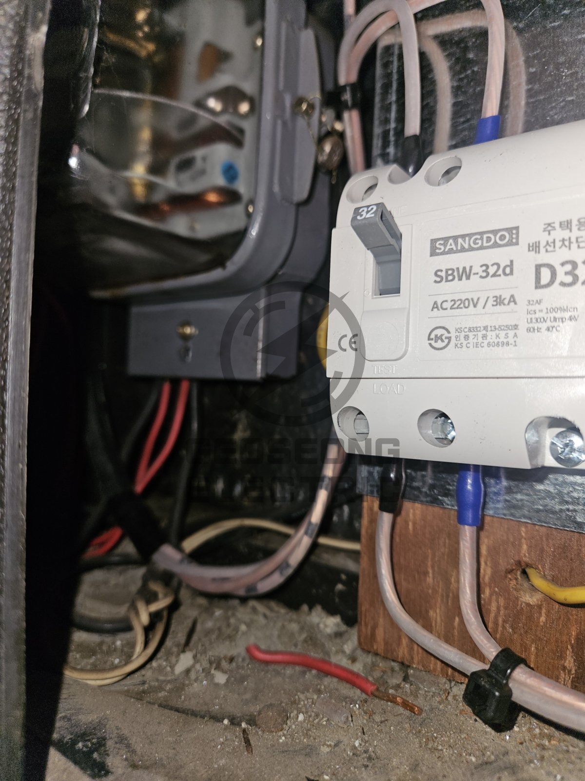 노후 건물 전선 피복 열화 점검 기준과 교체 시기 시공 사진 6