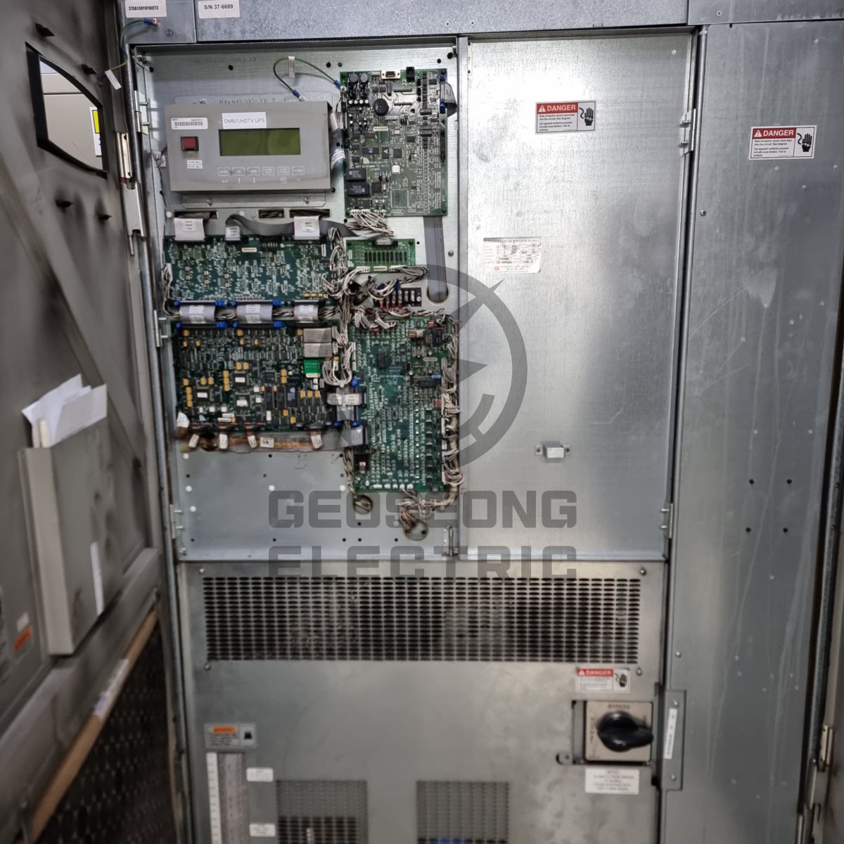 UPS 배터리 수명 관리와 교체 시기 점검 가이드 시공 사진 2