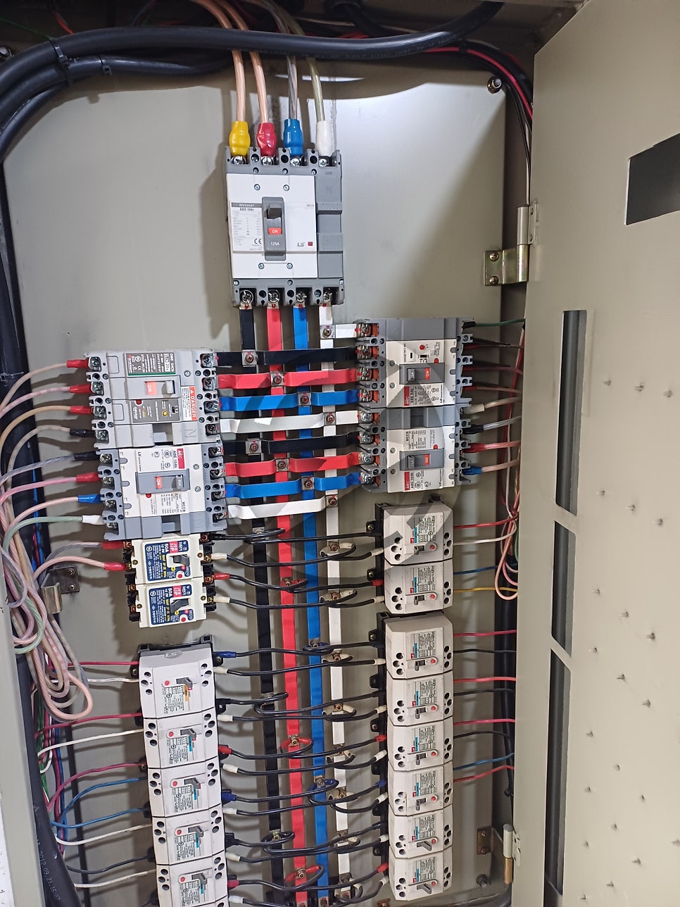 상가 계약전력 전기 증설 공사 시공 사진 5