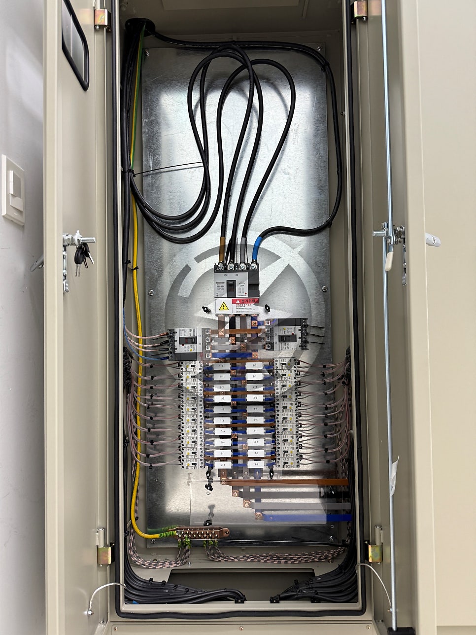 서버실 부스덕트 플러그인 박스 전기 시공 공사 시공 사진 3