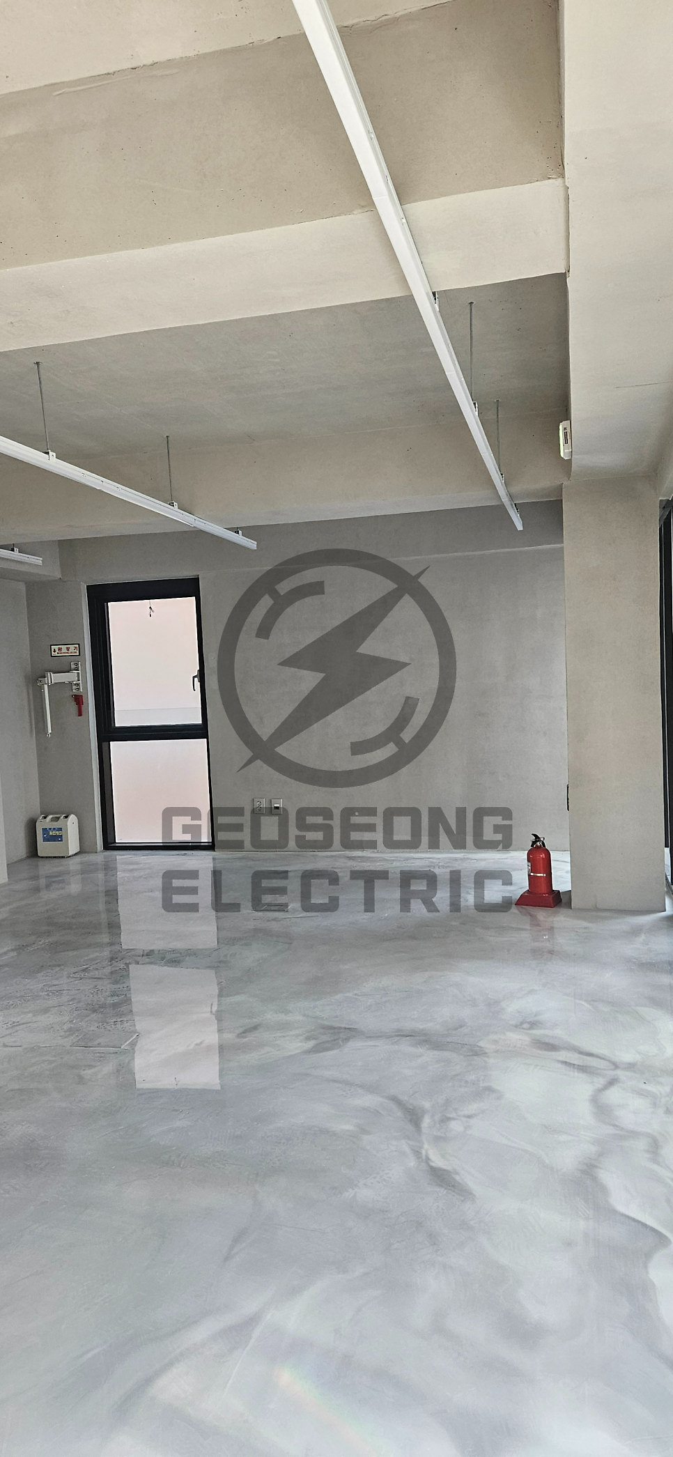 사무실 케이블 트레이 전기 인테리어 시공 사진 5