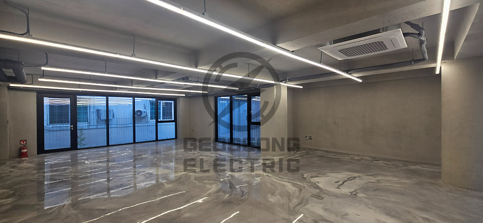 사무실 케이블 트레이 전기 인테리어 시공 사진 8