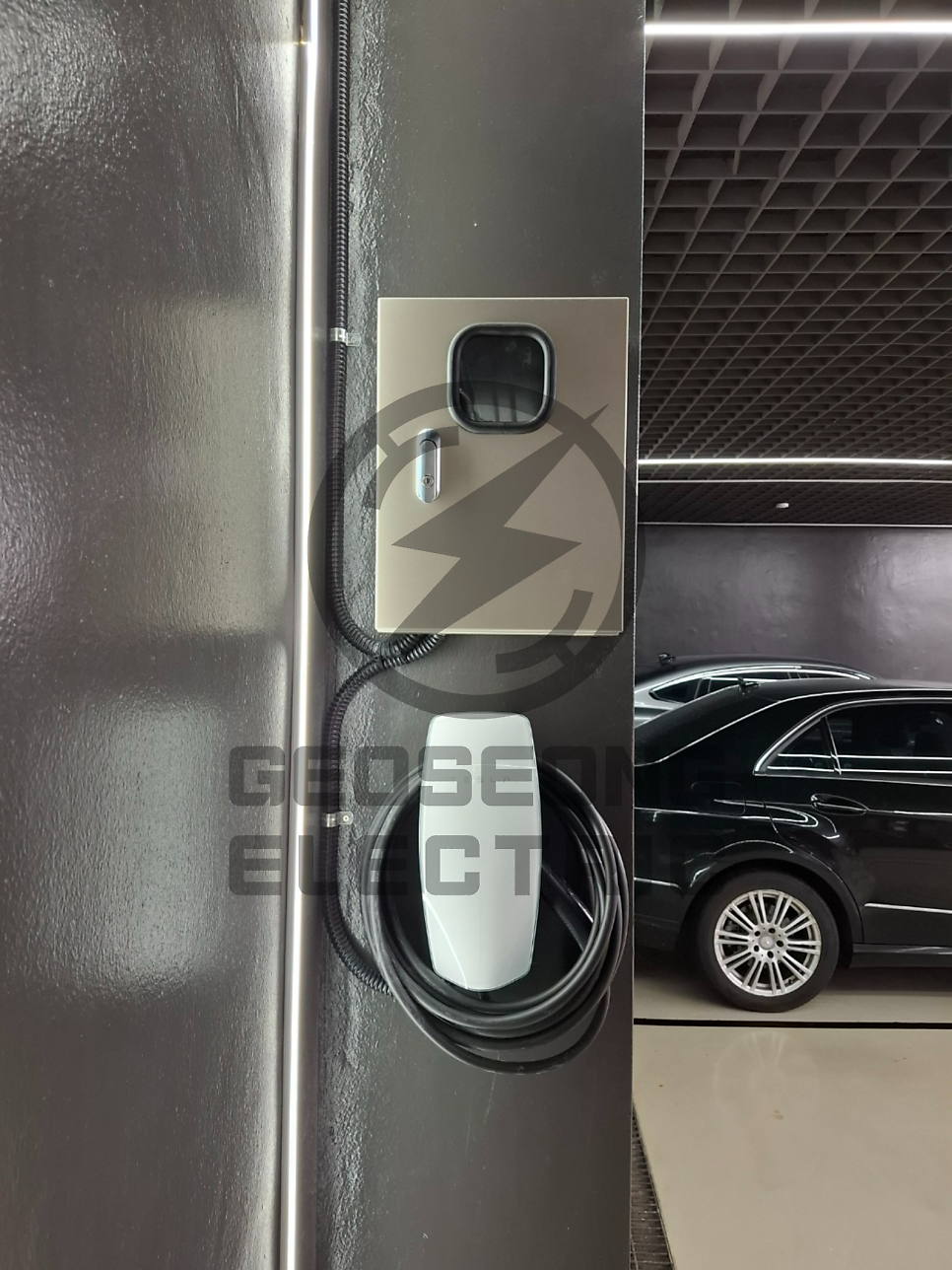 고등학교 완속 전기차 충전기 설치 공사 시공 사진 1