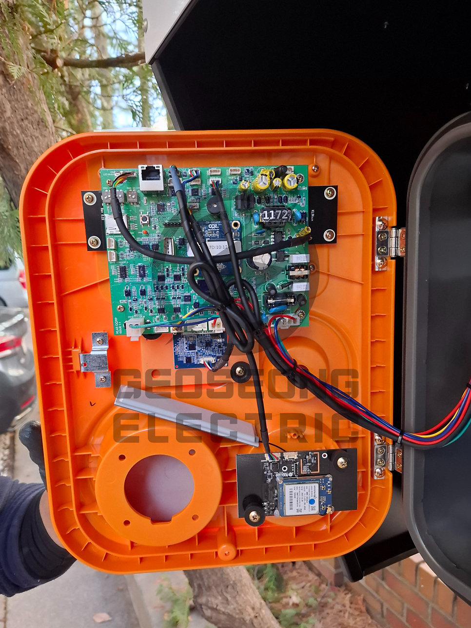 고등학교 완속 전기차 충전기 설치 공사 시공 사진 10