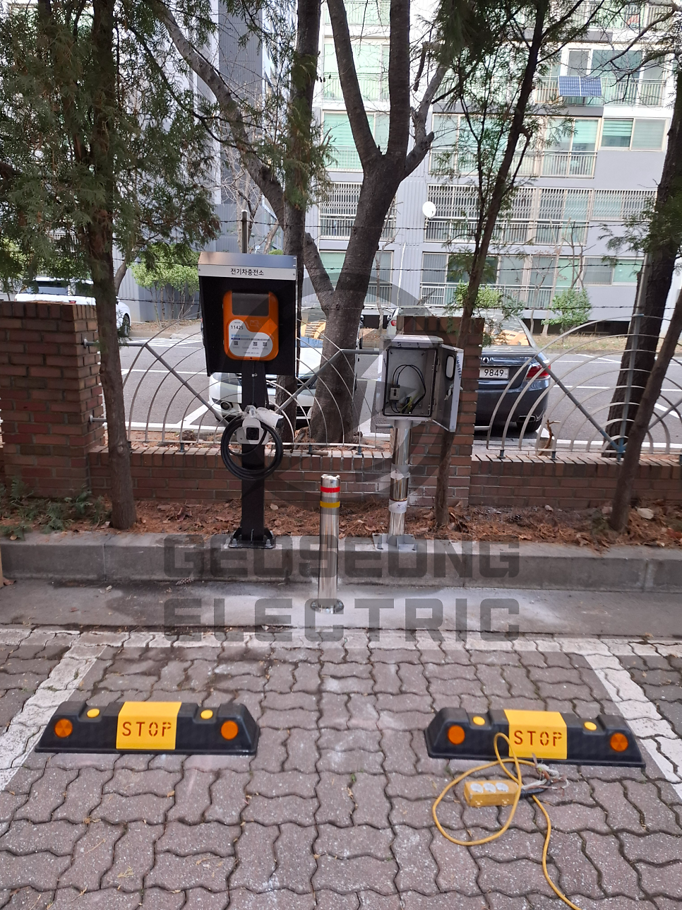 고등학교 완속 전기차 충전기 설치 공사 시공 사진 15