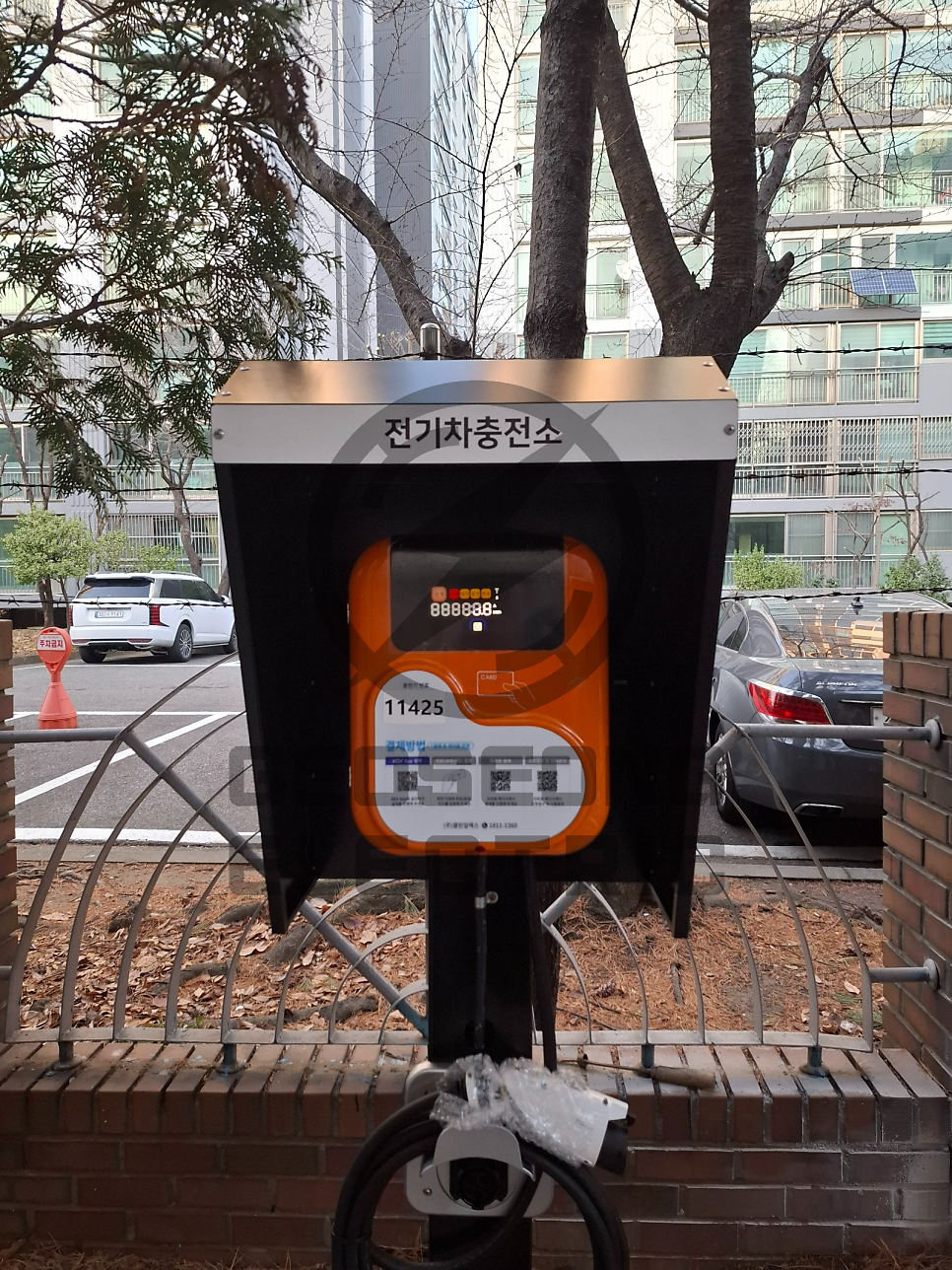 고등학교 완속 전기차 충전기 설치 공사 시공 사진 19